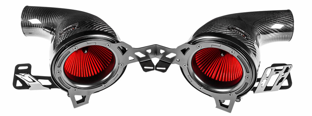 Eventuri carbon performance air intake system for a European vehicle